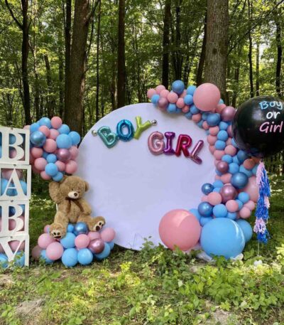 Фотозона на гендер паті з кулькою для визначення статі
